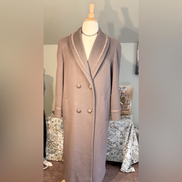 Beautifully Made Alorna Double-Breasted Wool Coat Taupe w/ Wonderful Trim Detail - Picture 1 of 13